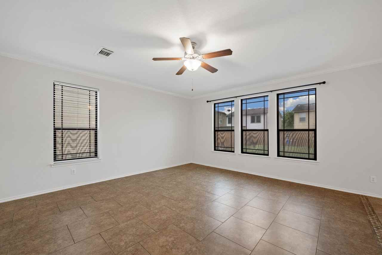 4430 Stetson Park - Photo 5 of 17