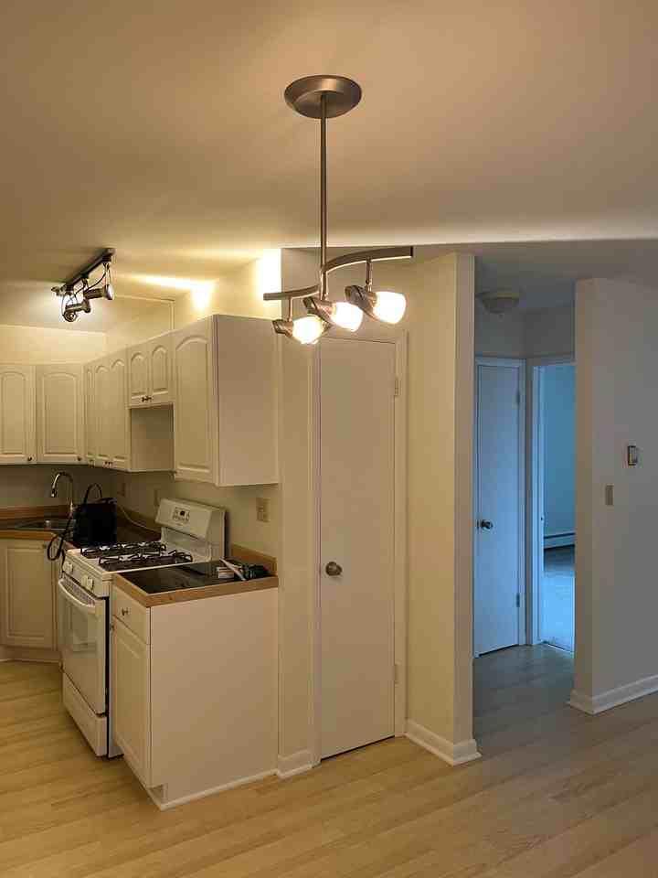 2025 E Greenwich Ave - Photo 3 of 25