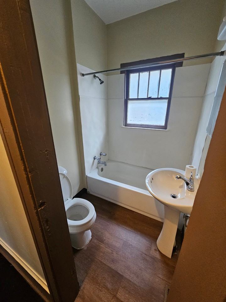 797 Ogden Ave - Photo 5 of 17