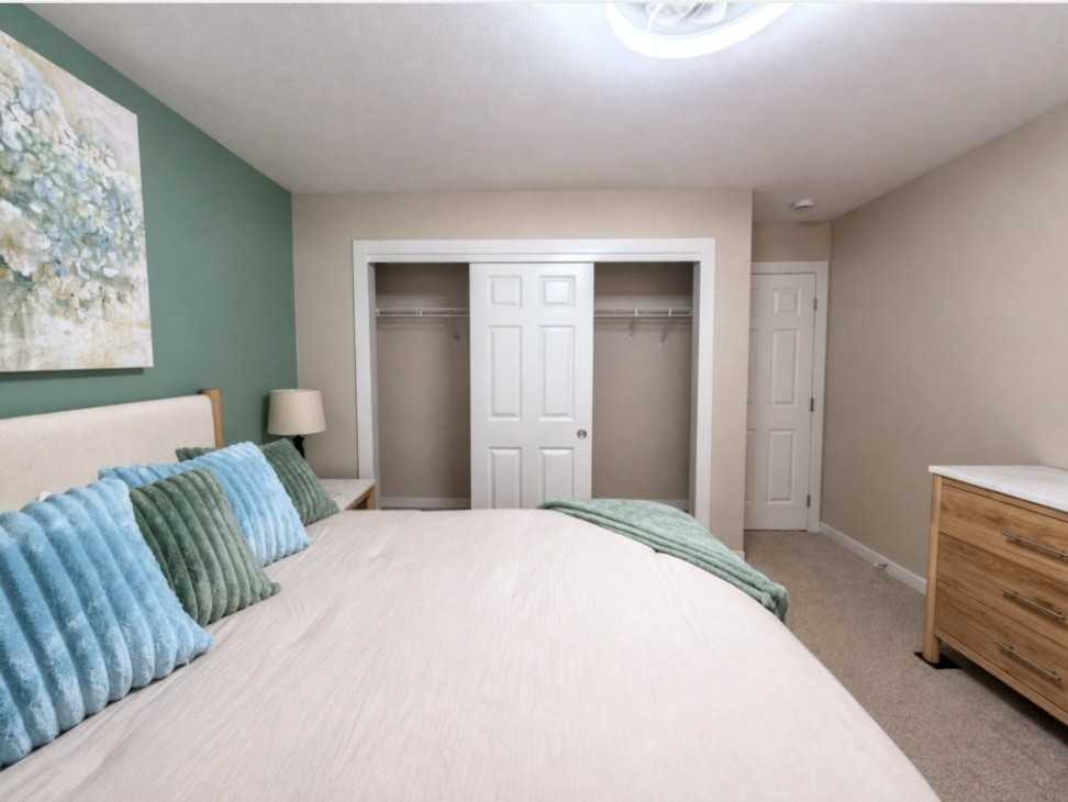 630 Hamlin Pl - Photo 4 of 5