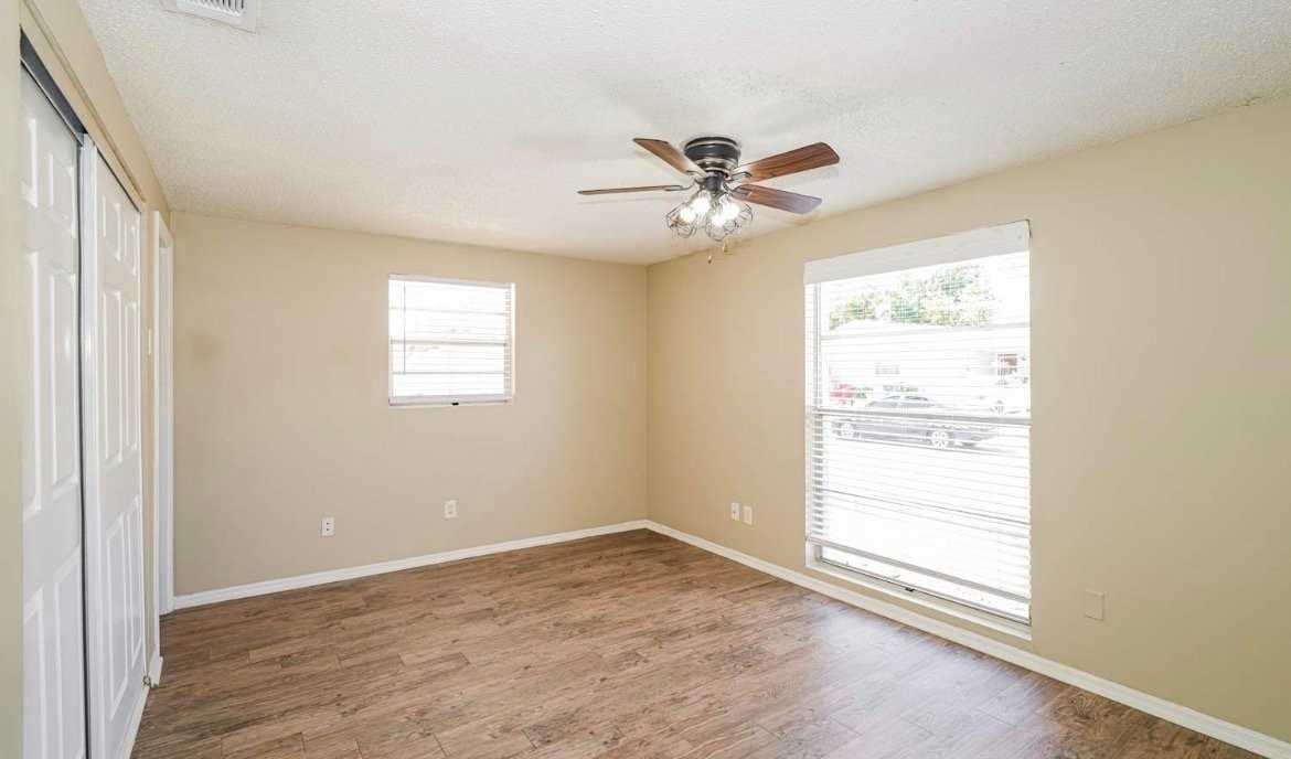 6407 Regatta Ct - Photo 7 of 10