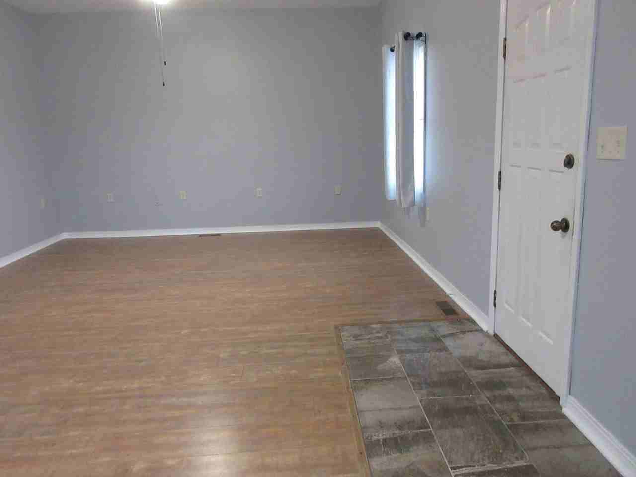 301 N Main St - Photo 4 of 11