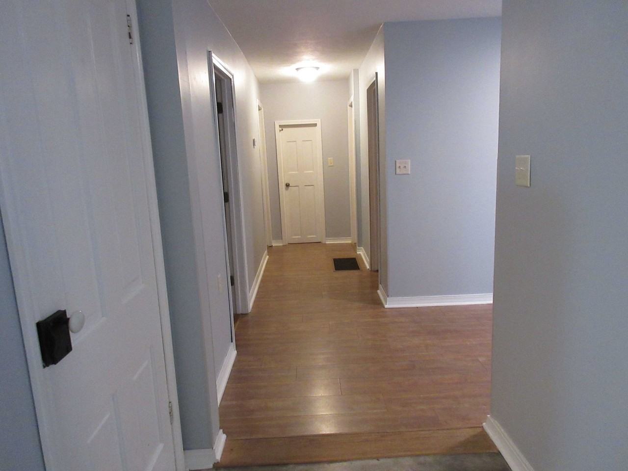 301 N Main St - Photo 7 of 11