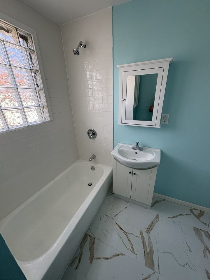 2811 Lyndale Ave N #2 - Photo 3 of 14