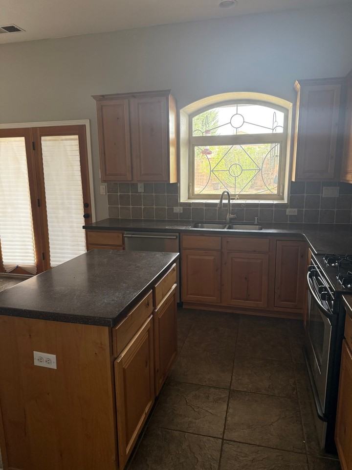 4852 Petra Pointe Cir Nw - Photo 5 of 12