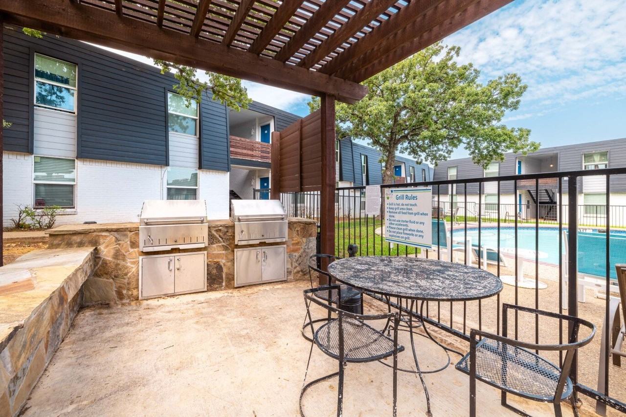 531 Bedford Rd #221 - Photo 6 of 16