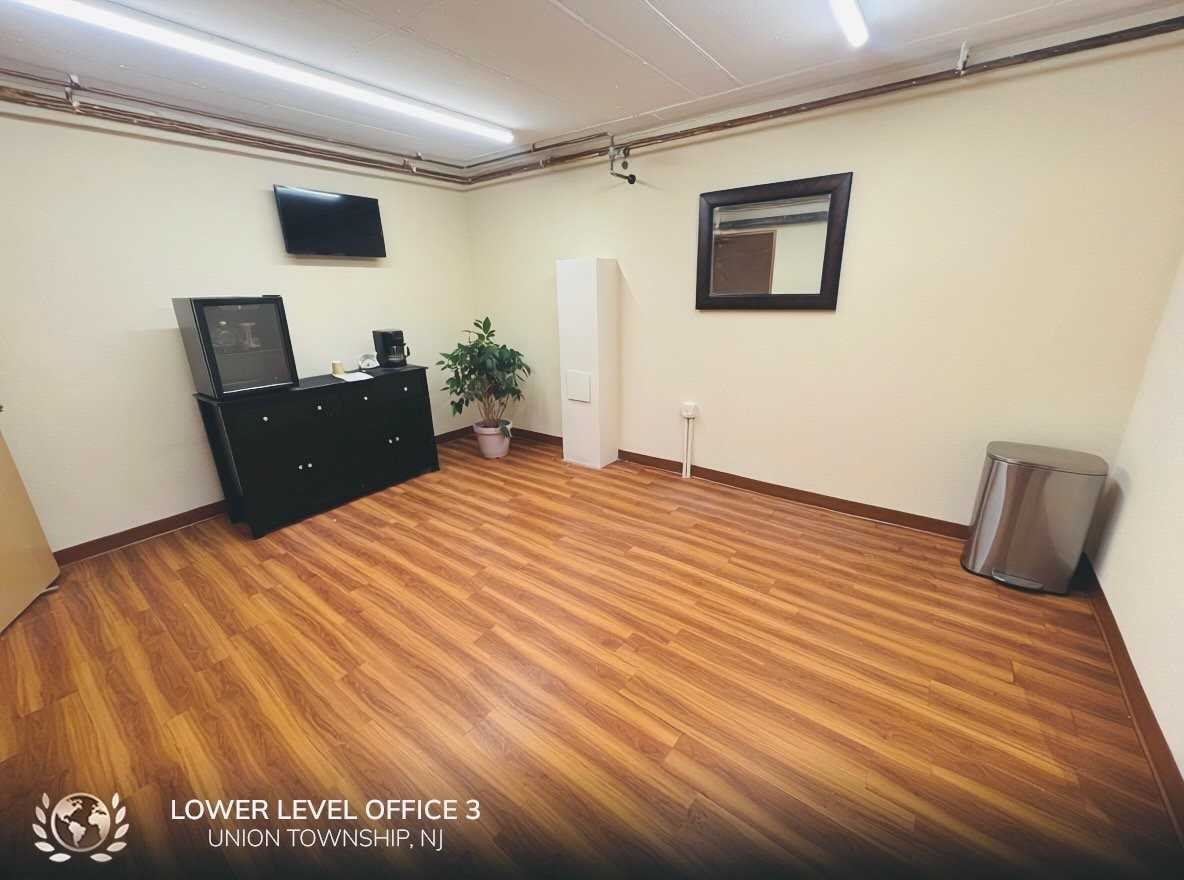 301 Tucker Ave - Photo 3 of 10