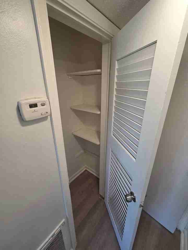 212 Se 9th Ave - Photo 5 of 11