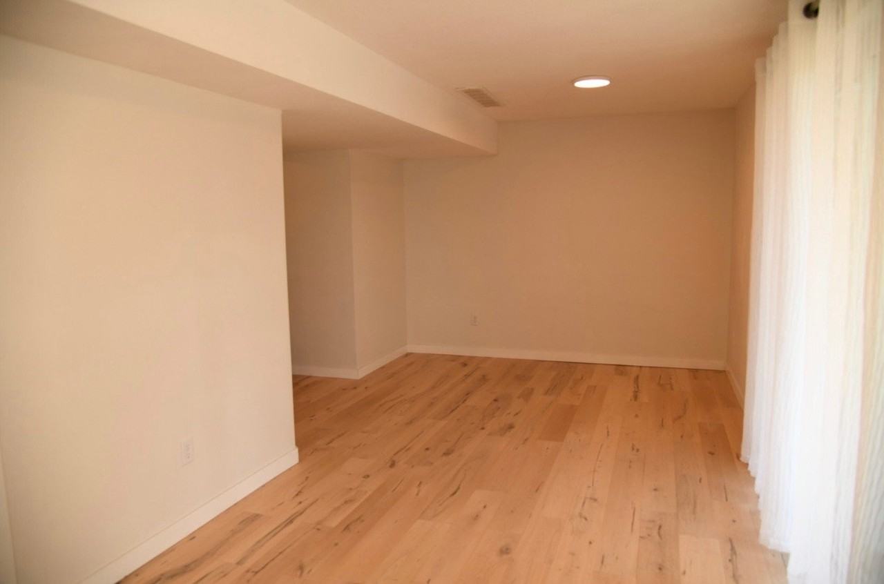 1204 Ne 21st St - Photo 7 of 9