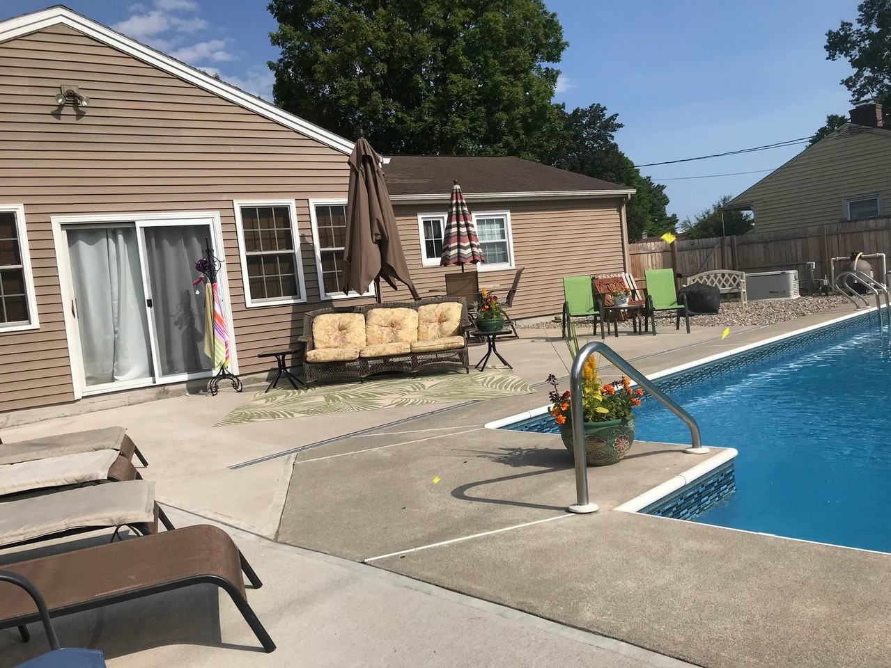 14 Clark St - Photo 3 of 16