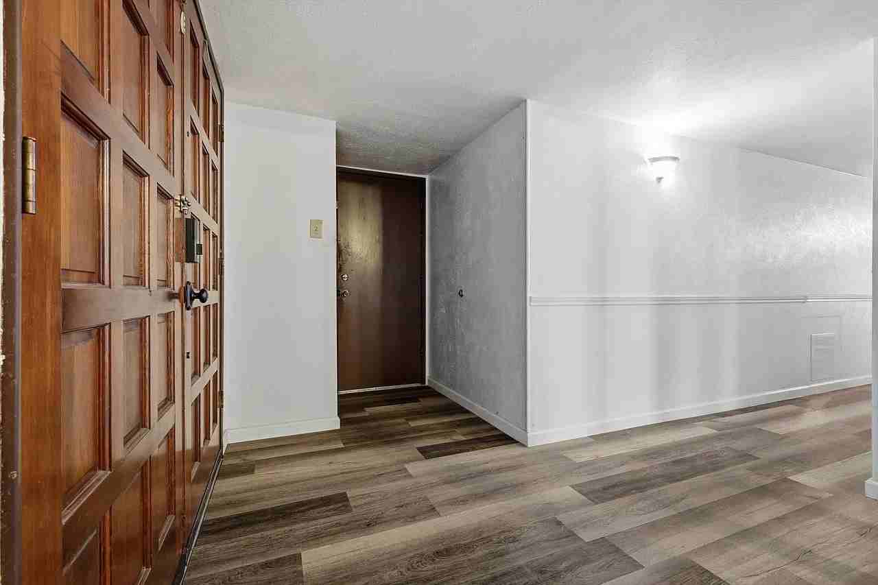 2705 Treeview Dr - Photo 2 of 15