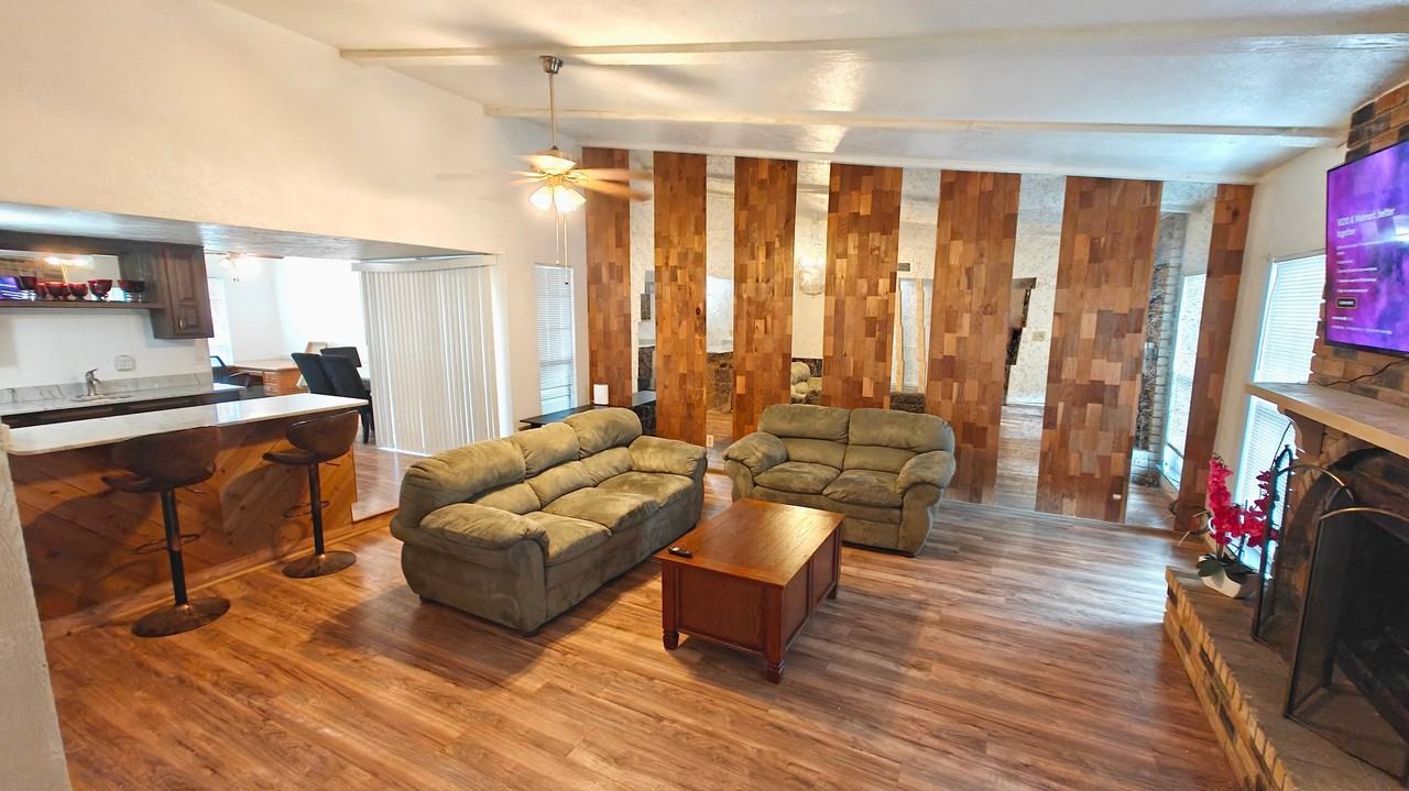 2705 Treeview Dr - Photo 5 of 15