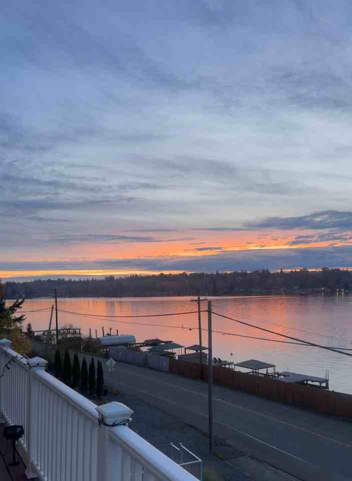 230 116th Ave Ne - Photo 2 of 8