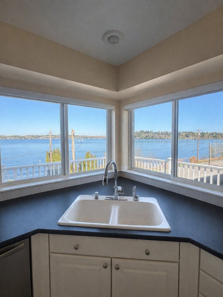 230 116th Ave Ne - Photo 5 of 8