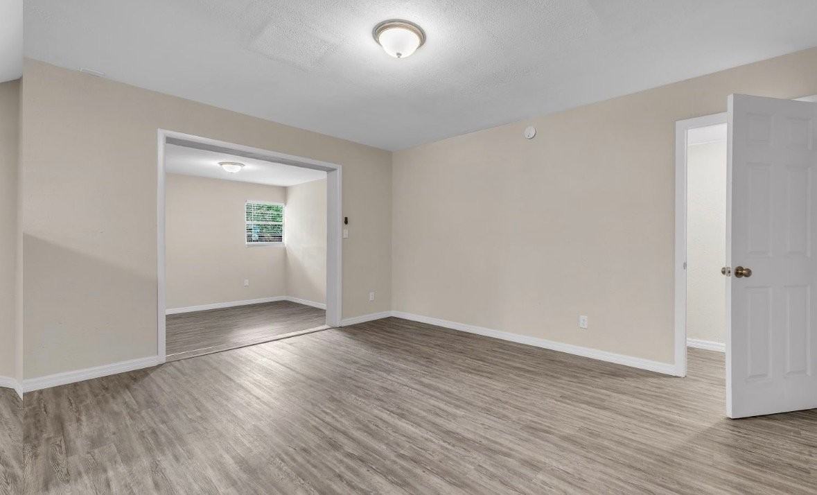 4546 Lane Ave S - Photo 2 of 7