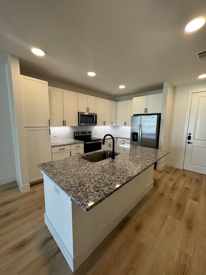 2343 Portman Ave #9101 - Photo 2 of 9