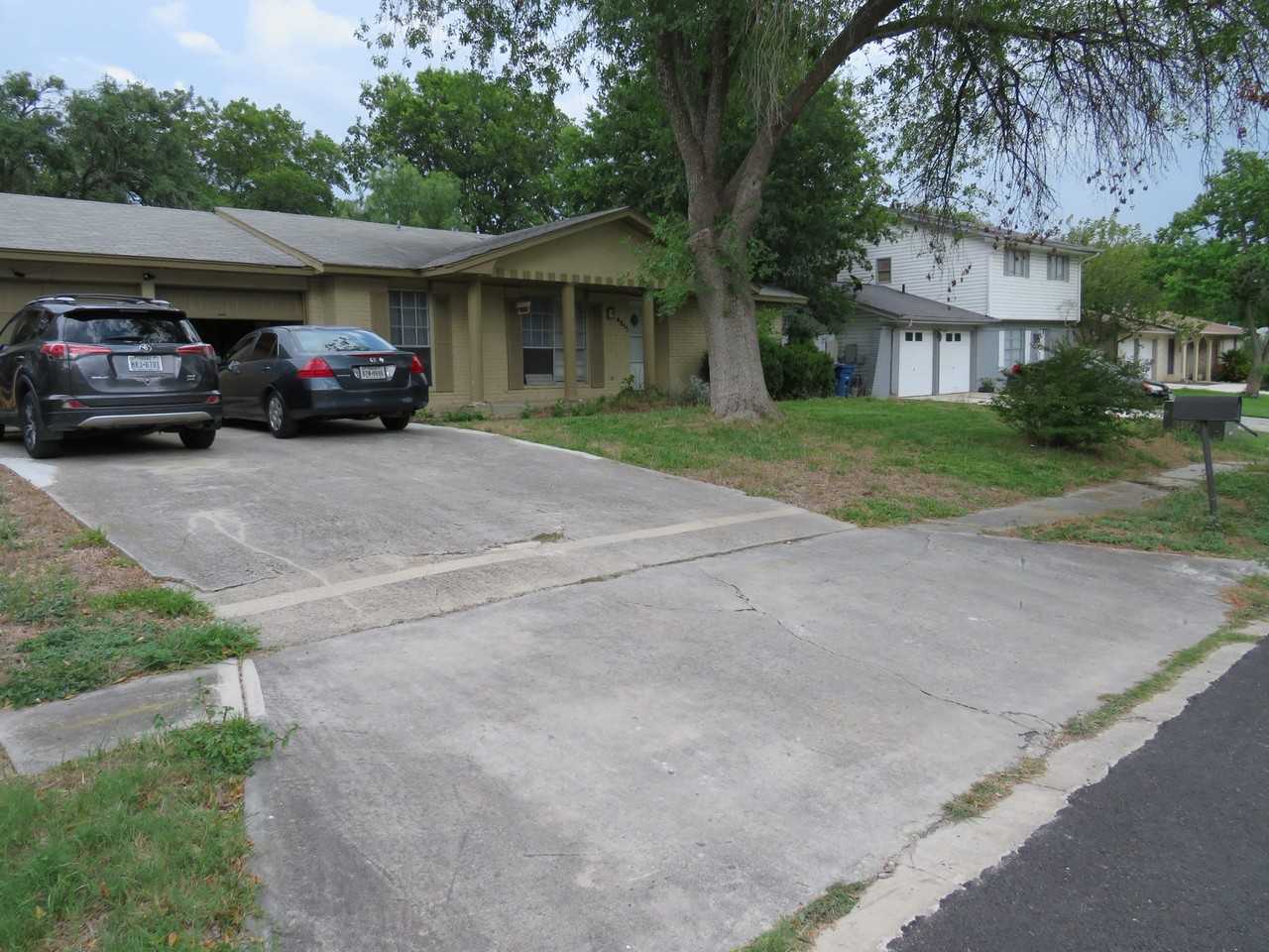 4815 Sorrento - Photo 2 of 11