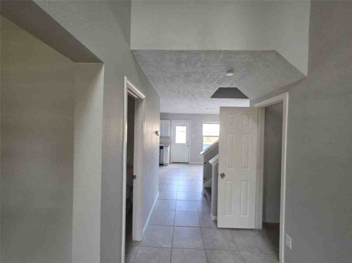 32018 Annice Ln - Photo 2 of 6