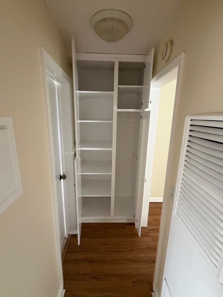 7737 Bright Ave - Photo 6 of 25