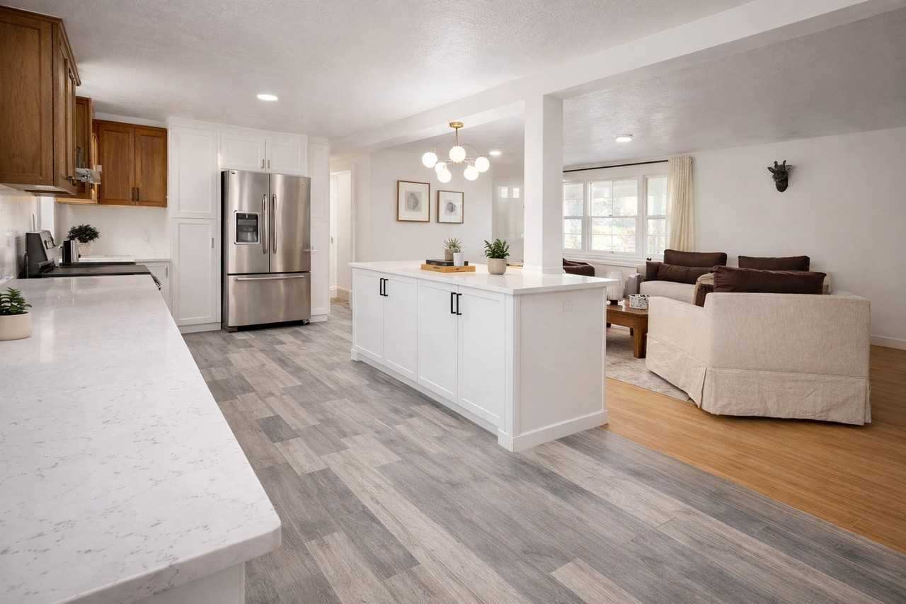 553 W Center Street Ext - Photo 4 of 17