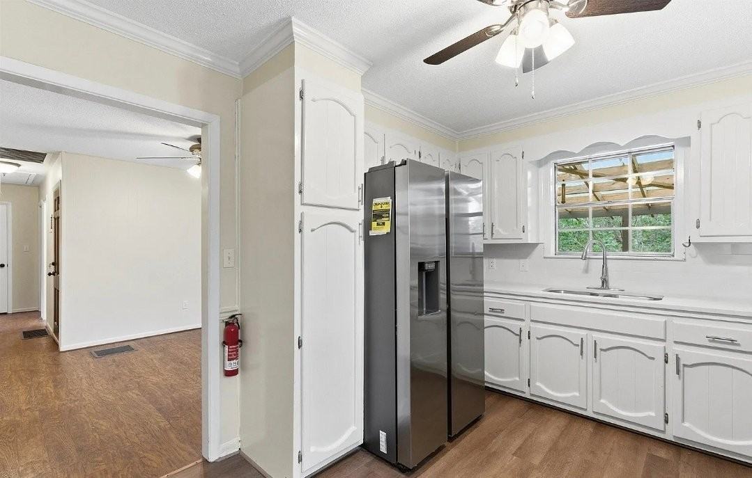 1233 Frances St - Photo 3 of 10