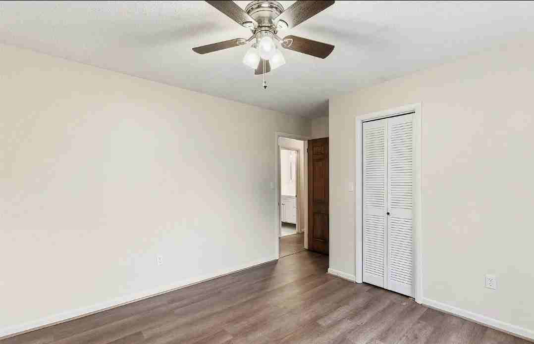 1233 Frances St - Photo 5 of 10