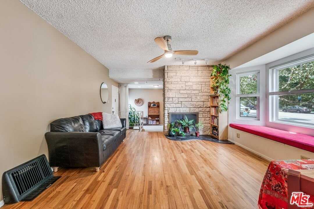 1225 N Hollywood Way #A - Photo 7 of 10