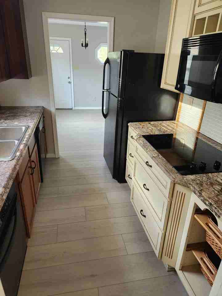 2409 Courtland St #2409 - Photo 3 of 7