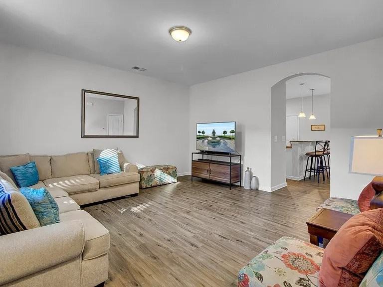 1052 Lexi Ct - Photo 2 of 20