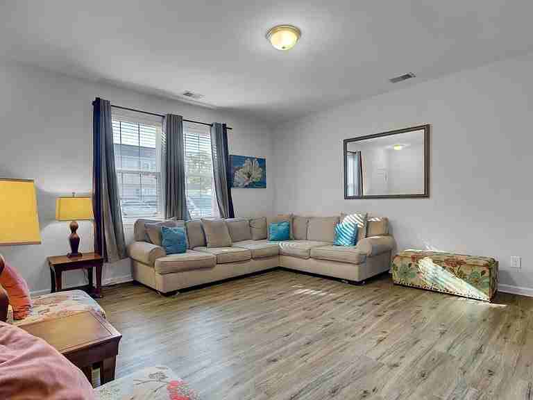 1052 Lexi Ct - Photo 4 of 20