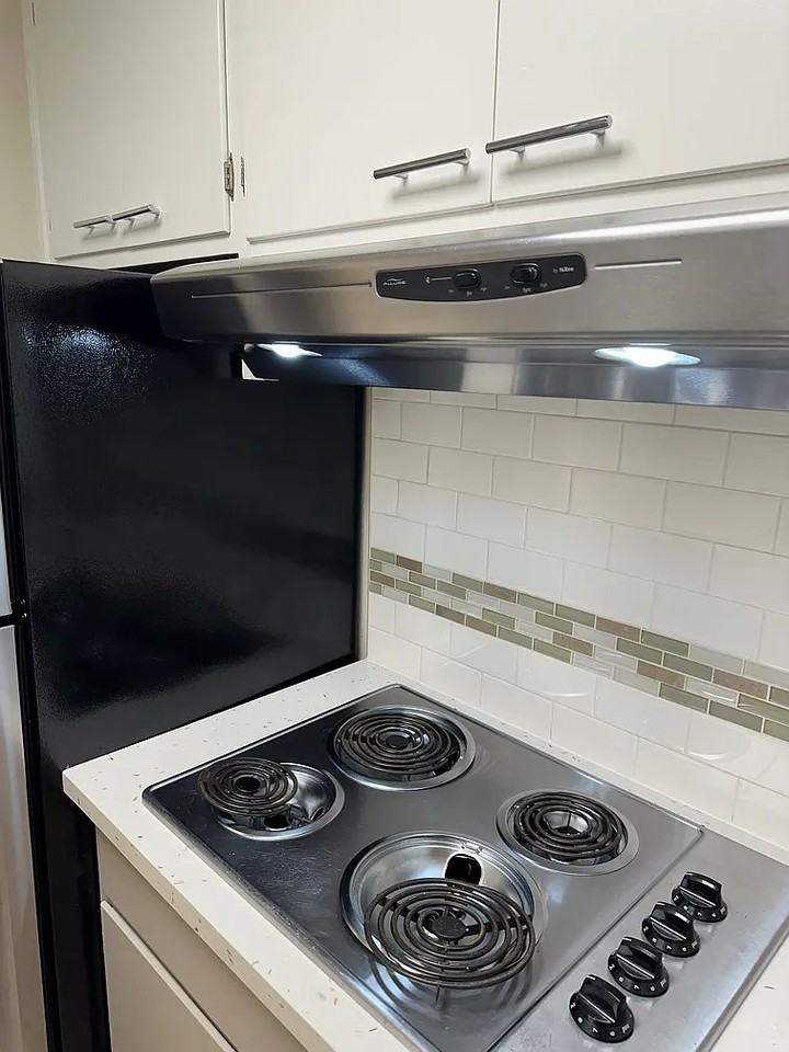 1405 Oak Grove Ave #106 - Photo 3 of 11