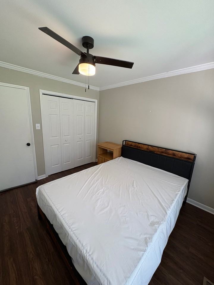 207 Coachman Dr - Photo 4 of 9