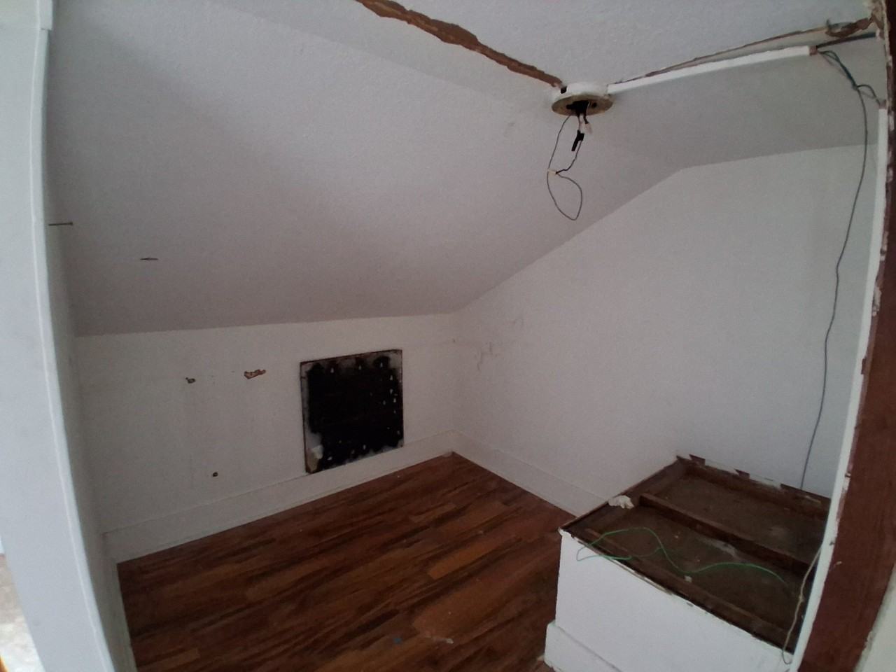 1729 N Woodford St - Photo 4 of 20