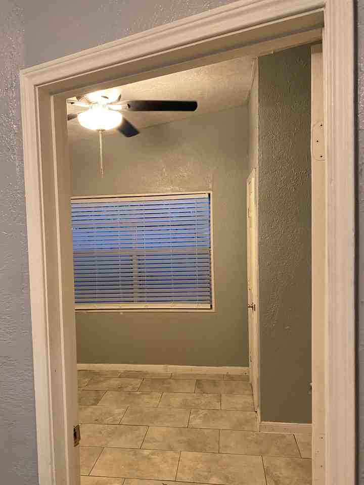 418 E 1st St - Photo 5 of 13