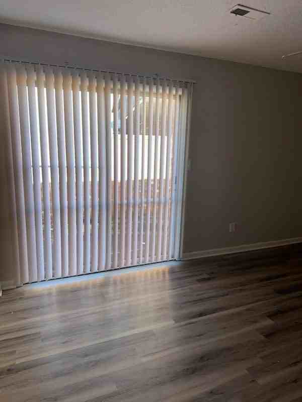 208 Cloverleaf Dr #7 - Photo 7 of 11