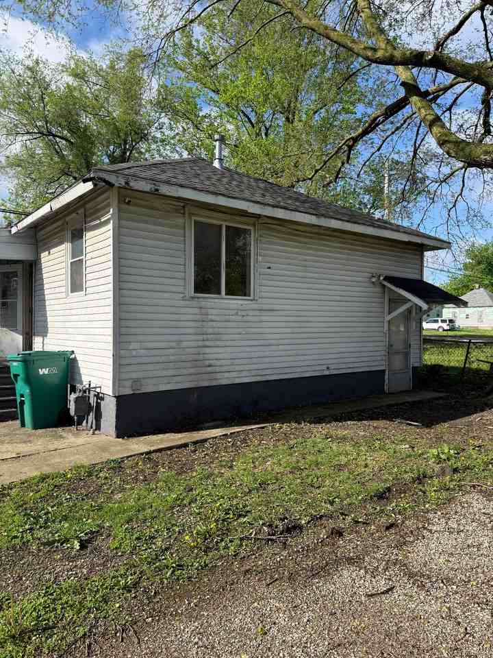 347 N Stone St - Photo 3 of 20