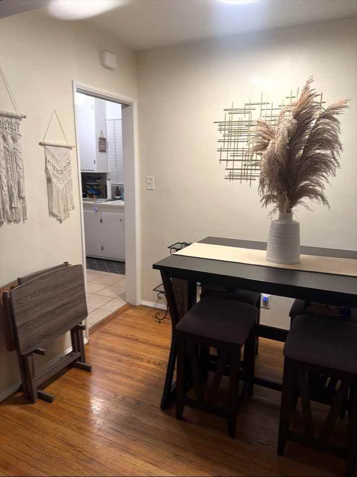 4031 1/2 Tilden Ave - Photo 7 of 13