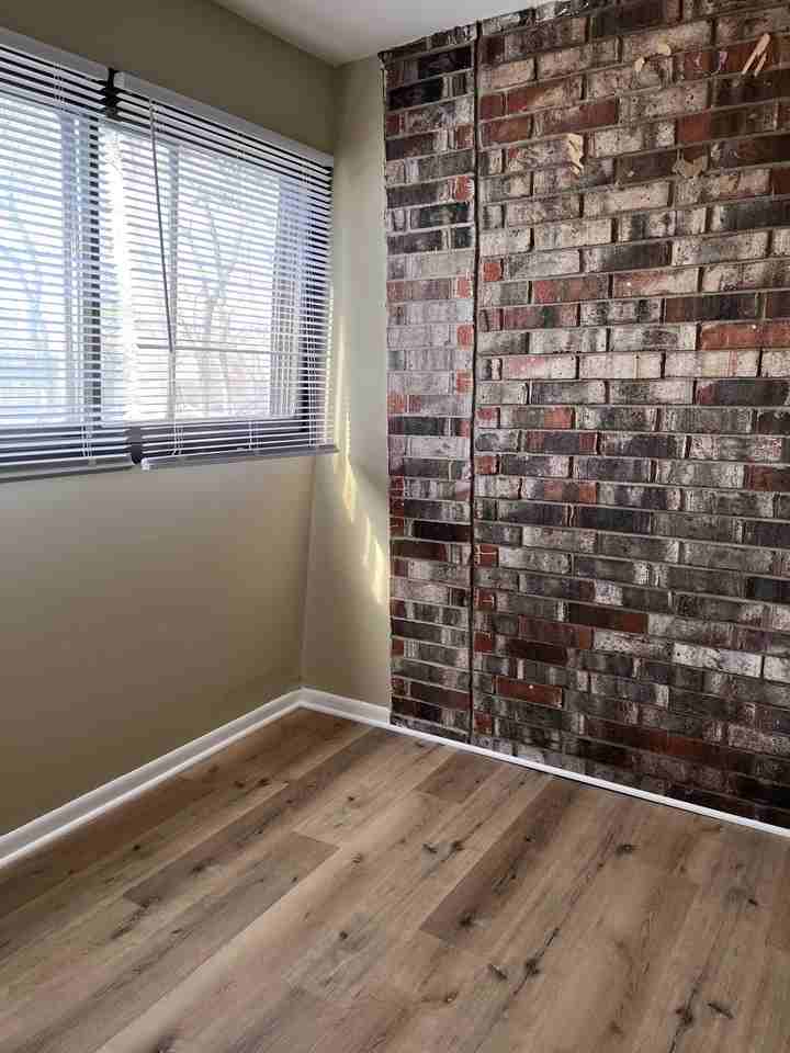 9822 Nottingham Ave #204 - Photo 5 of 8