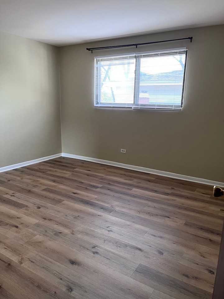 9822 Nottingham Ave #204 - Photo 6 of 8