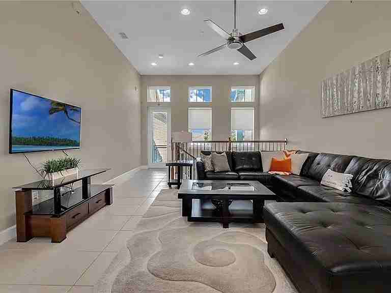 13738 Walcott Ave - Photo 4 of 17