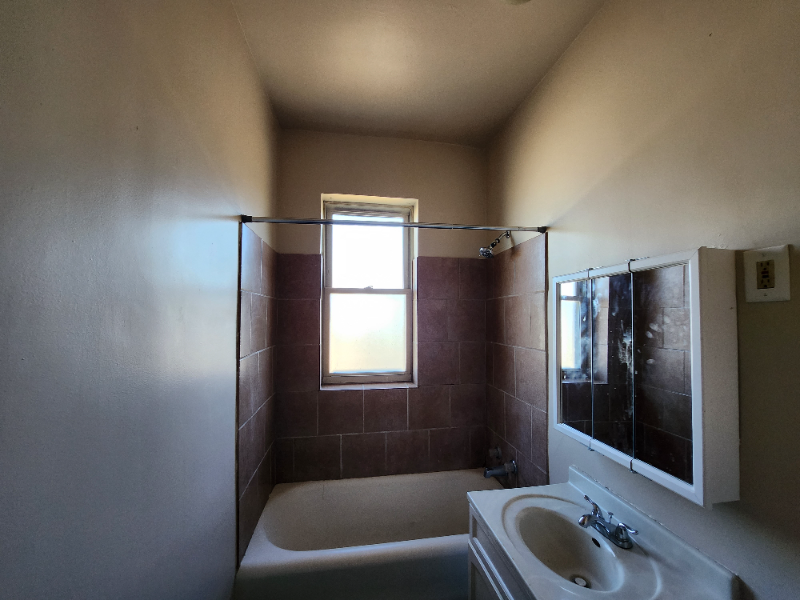 4248 W 14th St #1 - Photo 3 of 10