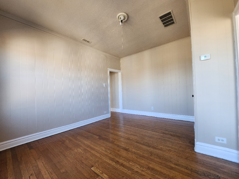 4248 W 14th St #1 - Photo 7 of 10