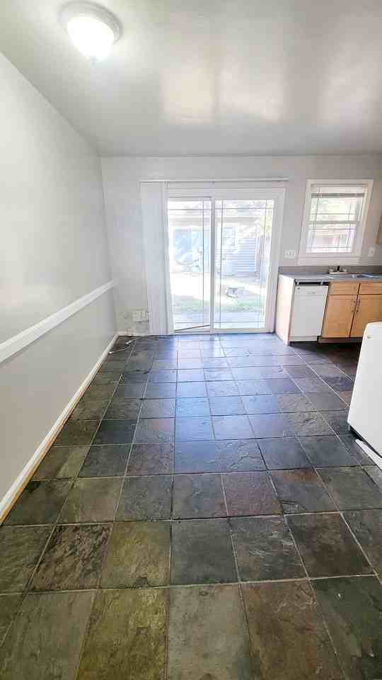 2742 Goolsby Ave - Photo 6 of 20