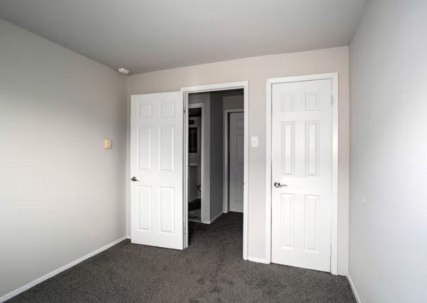 500 E Upsal St #B - Photo 3 of 9