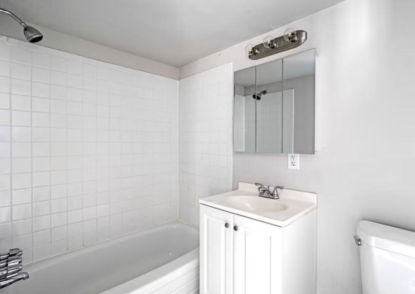 500 E Upsal St #B - Photo 6 of 9