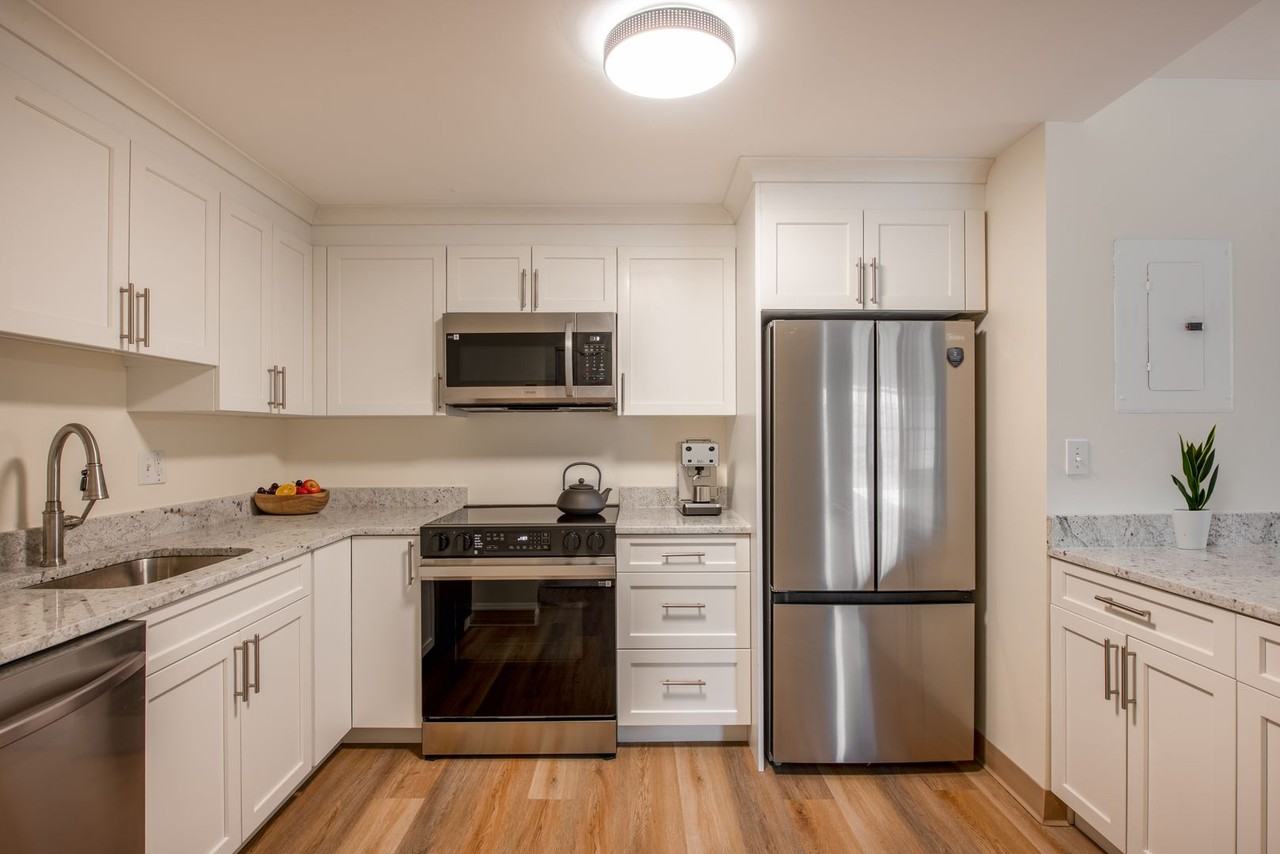 324 Washington St - Photo 3 of 20