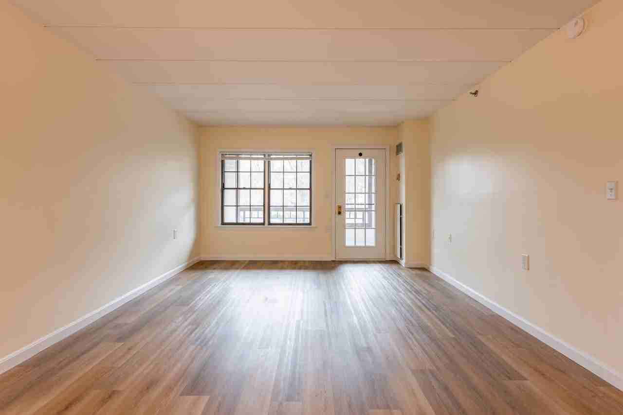324 Washington St - Photo 7 of 20