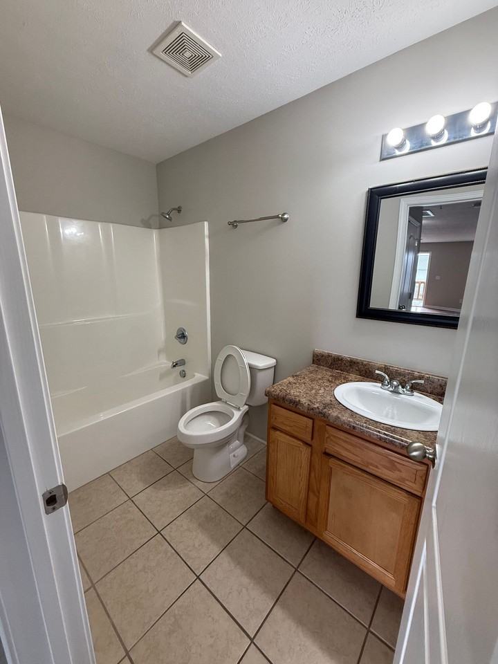 Southern Magnolia Apartments - Photo 7 of 8