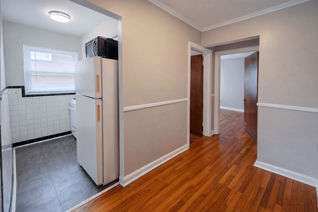 5824 Ridge Ave #6 - Photo 3 of 10