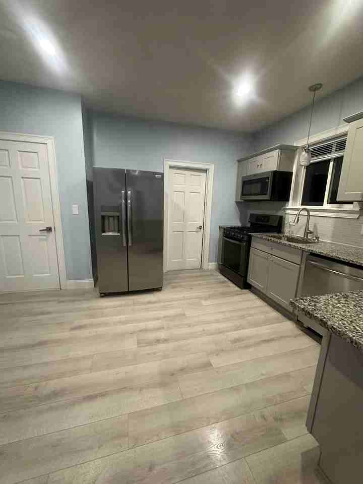 194 Mount Vernon St #1 - Photo 5 of 10